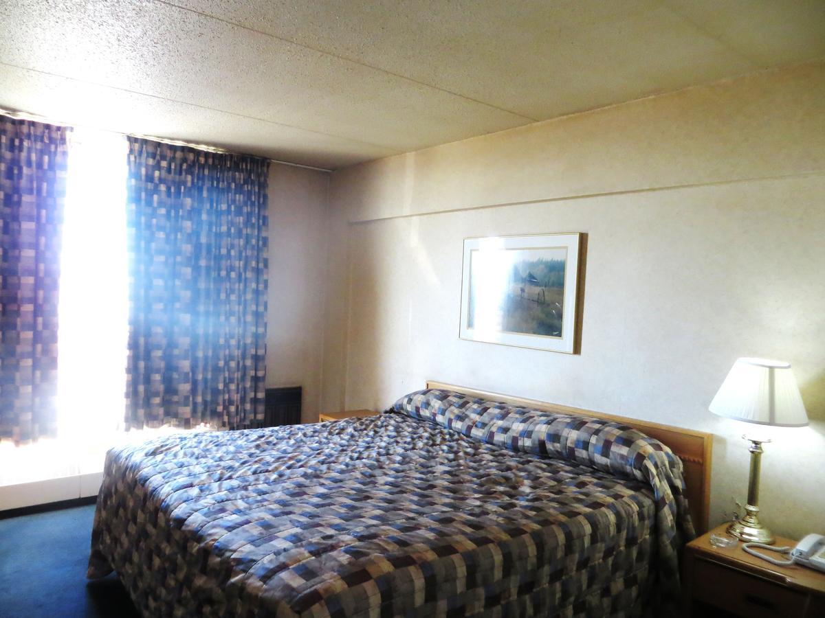 Town And Country Motor Hotel คาลการี ภายนอก รูปภาพ